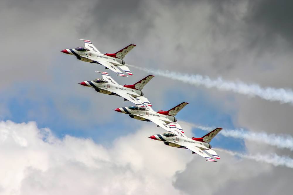 USAF Thunderbirds Aerobatic Display Team. Image courtesy of Mike Gauckwin