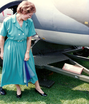 Dame Norma Major unveiling Canberra WE113