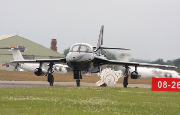 Hawker Hunter T7 41H/670792 G-FFOX/WV318 deploying brake chute at Kemble Air Show 2009