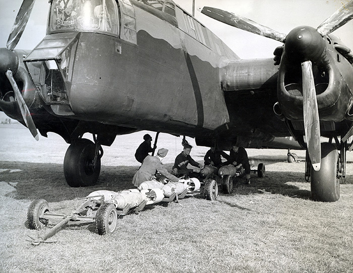 Whitley V being bombed up at Dishforth, July 1940. Crown Copyright