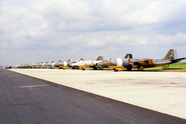 100 Squadron Canberras at RAF Wyton